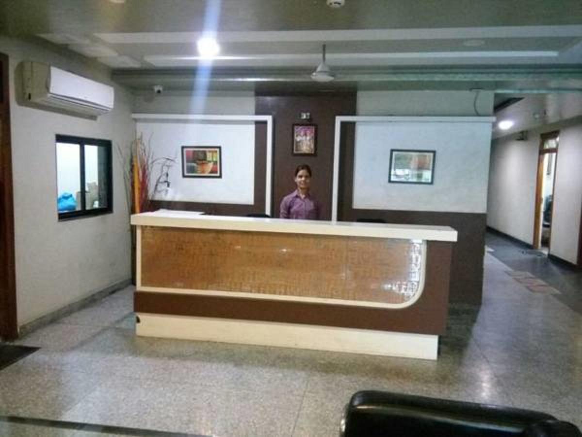 Hotel Shree Pushpak Raigarh Exterior foto